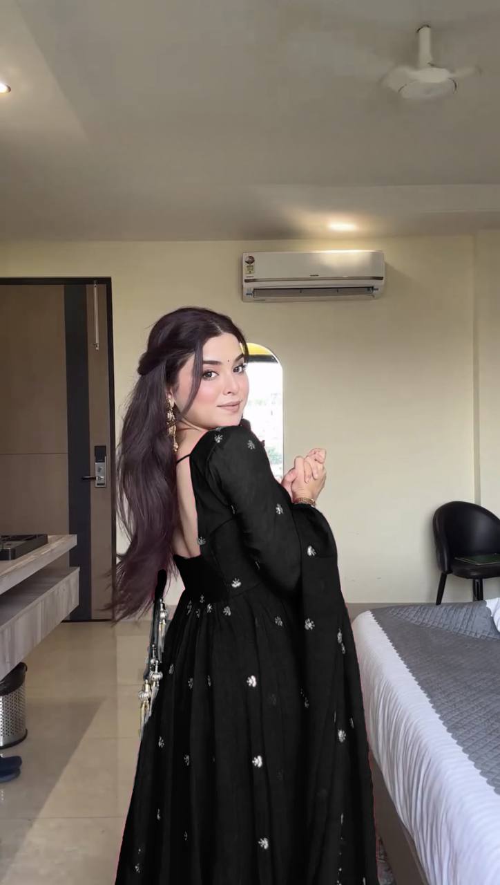 WhatsApp Image 2025-12-08 at 18.04.45